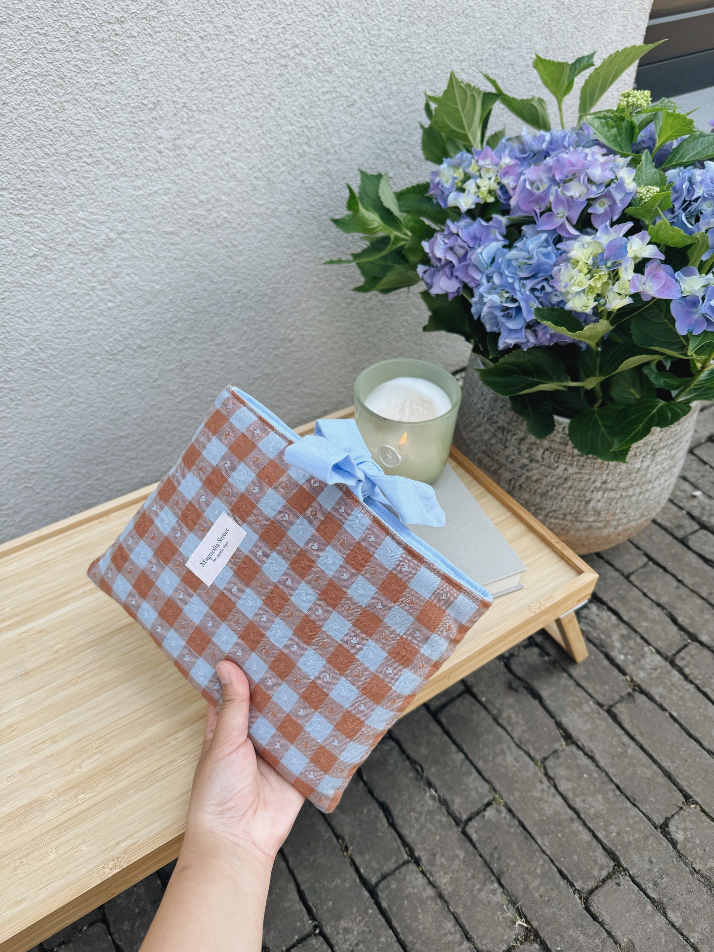Bow Book Sleeve - Hearts Riviera