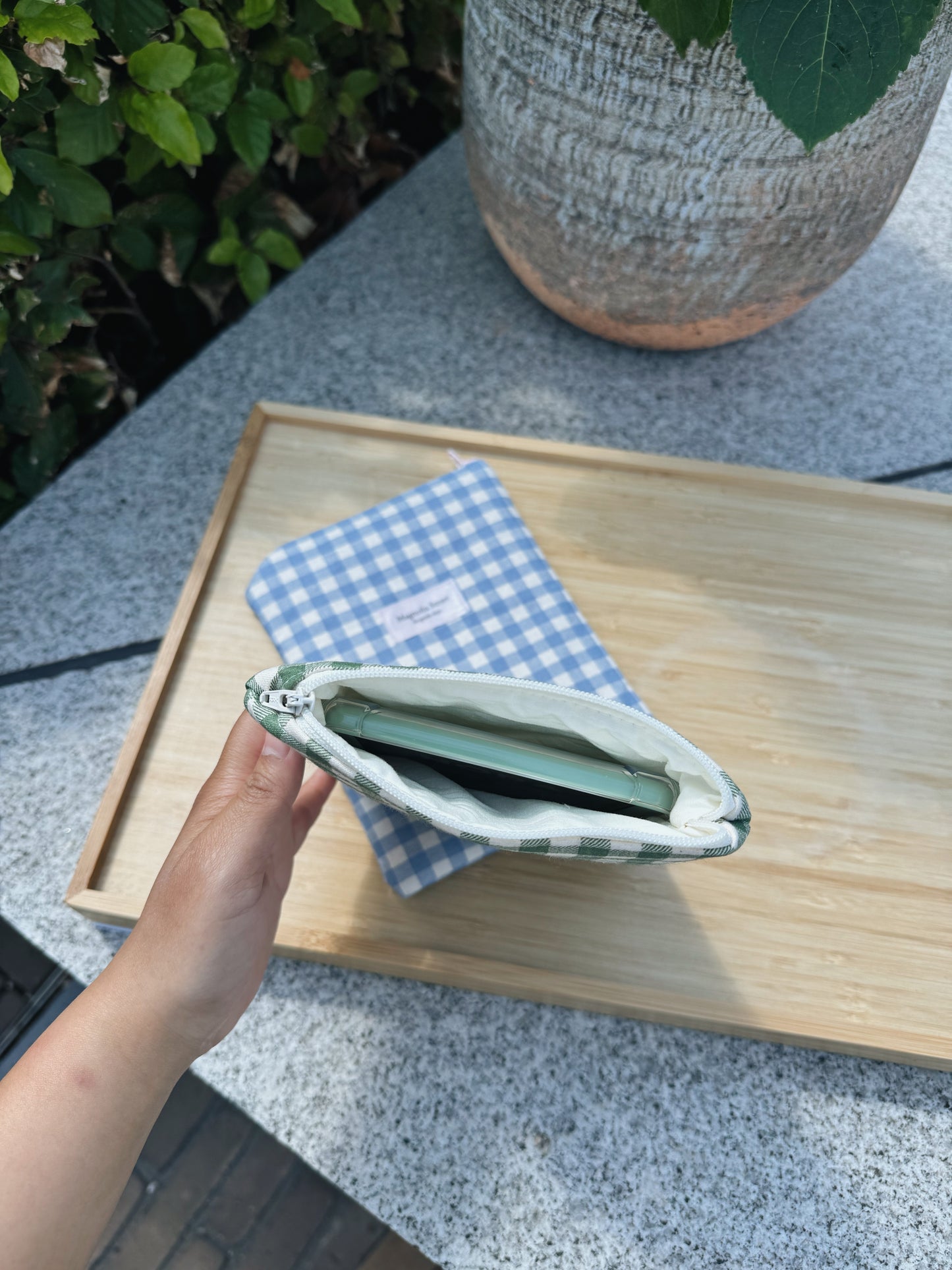 Kindle / Kobo Zipper Sleeve - Farmside Collection