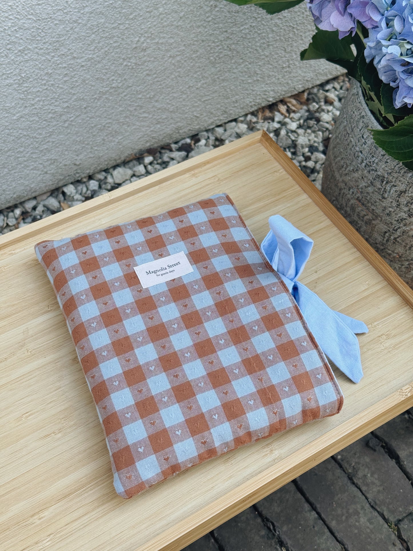 Bow Book Sleeve - Hearts Riviera