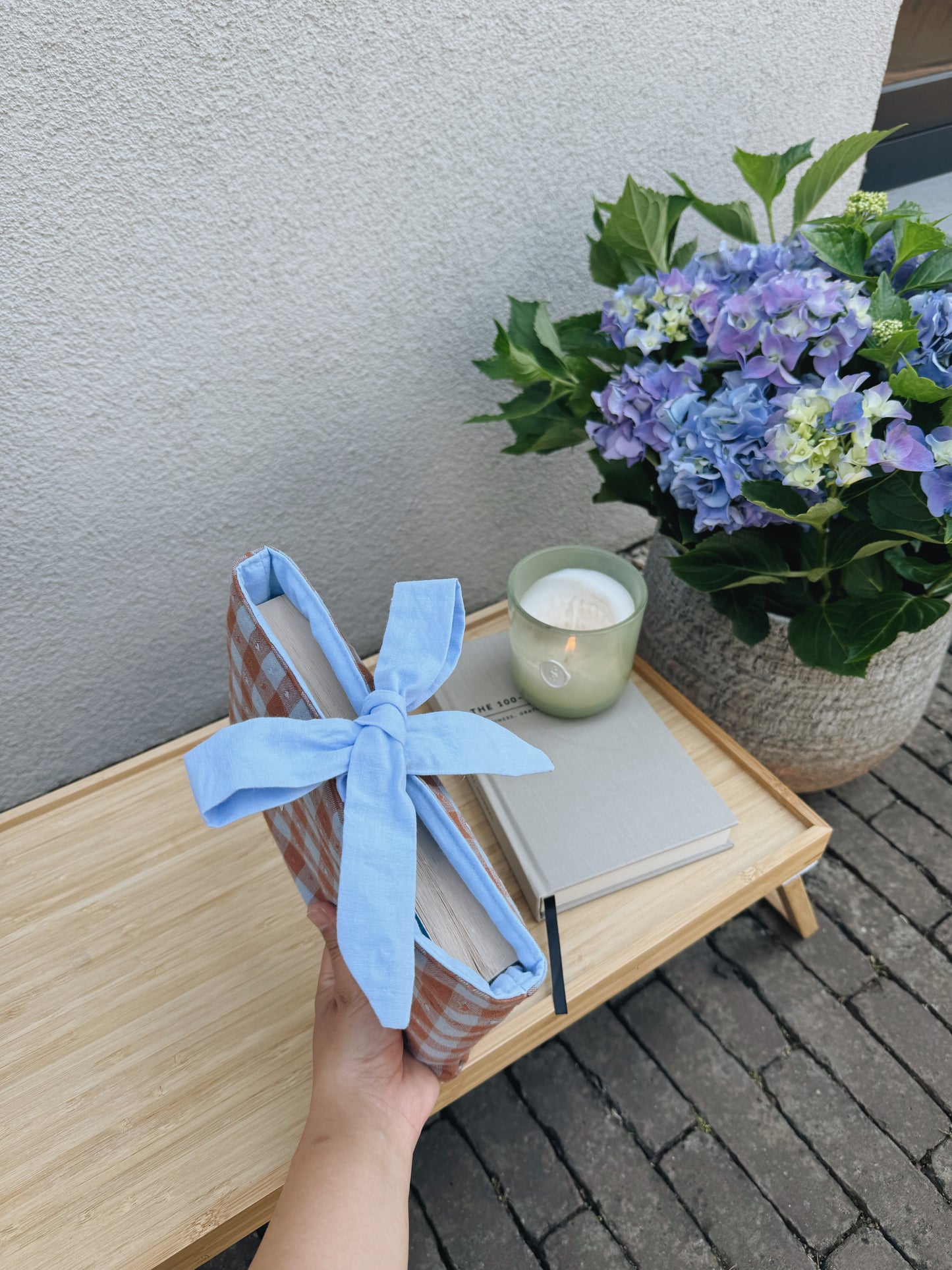 Bow Book Sleeve - Hearts Riviera
